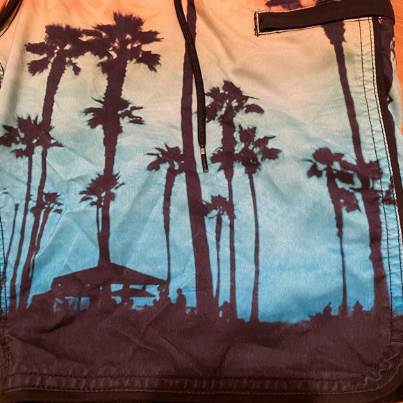FreeWorld Highlight Palm Tree 20 Board Shorts - Picture 5 of 15